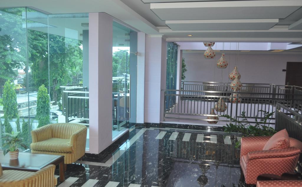 โรงแรมซาฮาตี จาการ์ตา ภายนอก รูปภาพ